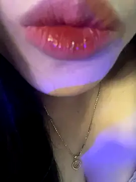 Snapshot of Mon_monbaby chatting on November 2025 06:52:01 PM Mon monbaby online show from November 2025 06:52:01 PM