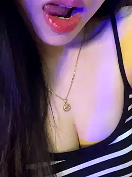 Snapshot of Mon_monbaby chatting on November 2025 06:44:02 PM Mon monbaby online show from November 2025 06:44:02 PM