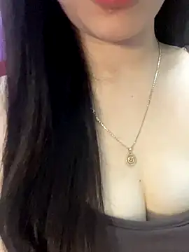 Snapshot of Mon_monbaby chatting on November 2025 06:23:02 PM Mon monbaby online show from November 2025 06:23:02 PM