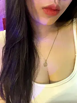 Snapshot of Mon_monbaby chatting on December 2025 06:36:02 PM Mon monbaby online show from December 2025 06:36:02 PM