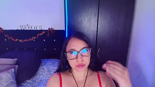 Snapshot of KattyLatina chatting on June 2026 08:55:02 PM KattyLatina online show from June 2026 08:55:02 PM