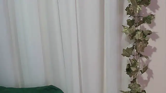 angelainparis28 online show from October 2025 06:00:01 AM