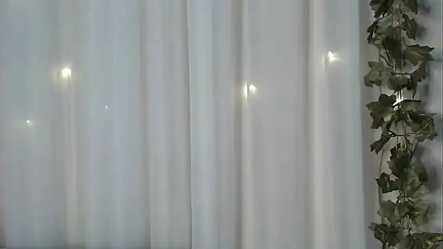 angelainparis28 online show from November 2025 06:44:01 AM