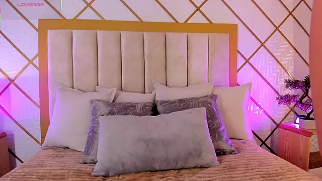 Snapshot of GretaVelvet chatting on November 2025 07:38:01 PM GretaVelvet online show from November 2025 07:38:01 PM