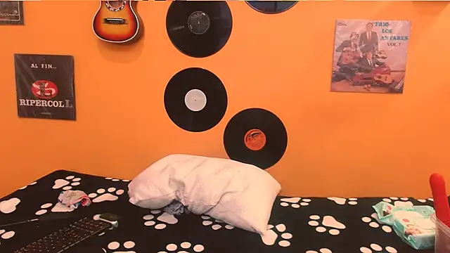 meisevil77 online show from November 2025 03:06:01 AM