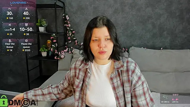 Michele Greenn online show from October 2025 01:11:01 AM