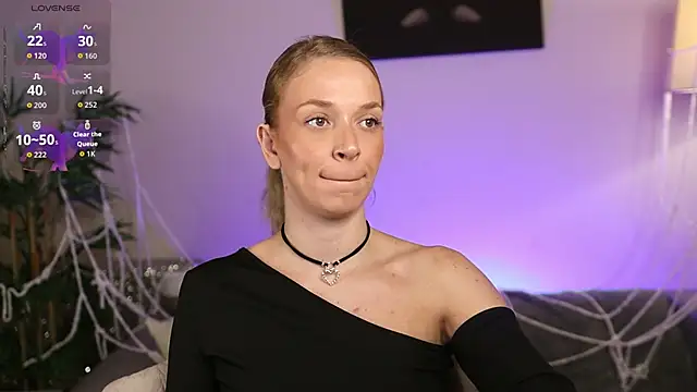 NovaHollisx online show from October 2025 08:36:01 AM