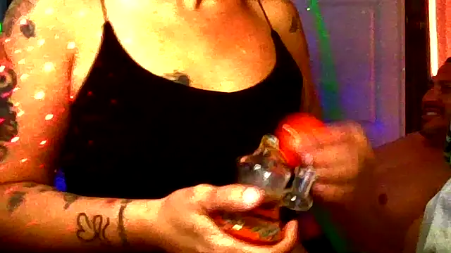 SparklesB1tch online show from December 2025 04:33:01 PM