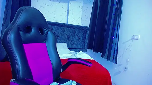 Snapshot of mia__thomson_ chatting on November 2025 12:02:02 PM mia thomson online show from November 2025 12:02:02 PM