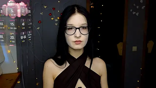 AlicaMoons online show from September 2025 11:32:02 AM