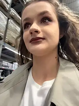 Snapshot of KittyQueeny chatting on October 2025 02:18:01 PM KittyQueeny online show from October 2025 02:18:01 PM