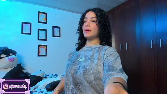 Snapshot of milita_houston chatting on October 2025 01:03:02 AM milita houston online show from October 2025 01:03:02 AM