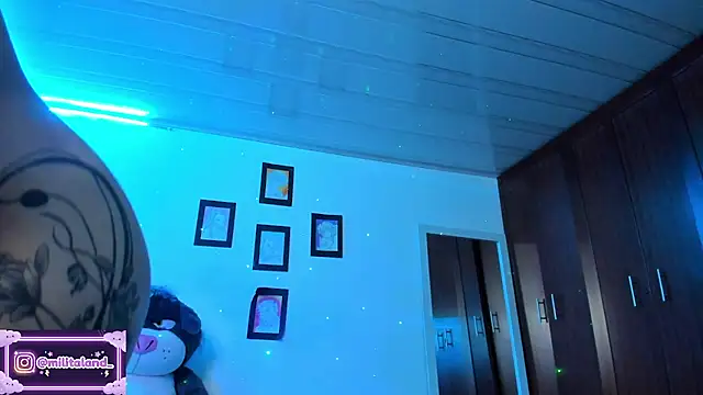 Snapshot of milita_houston chatting on October 2025 03:27:01 AM milita houston online show from October 2025 03:27:01 AM