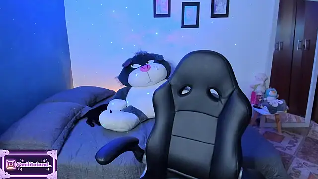 Snapshot of milita_houston chatting on October 2025 04:19:01 PM milita houston online show from October 2025 04:19:01 PM