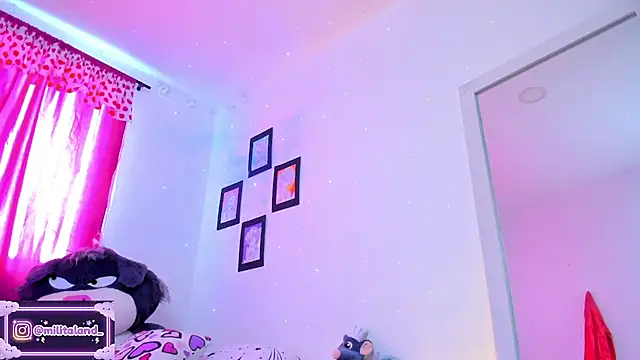 Snapshot of milita_houston chatting on November 2025 03:34:01 PM milita houston online show from November 2025 03:34:01 PM