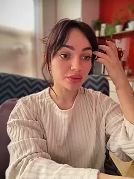 Snapshot of SaraLow chatting on February 2026 01:29:02 PM SaraLow online show from February 2026 01:29:02 PM