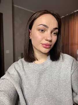 Snapshot of SaraLow chatting on March 2026 10:30:01 AM SaraLow online show from March 2026 10:30:01 AM