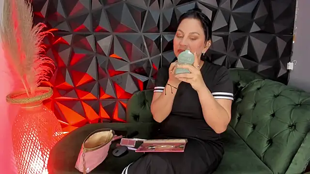 helenasaenz online show from January 2026 12:40:01 PM