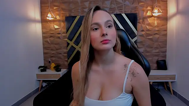 Snapshot of Emmaa_white_ chatting on October 2025 05:14:01 PM Emmaa white online show from October 2025 05:14:01 PM