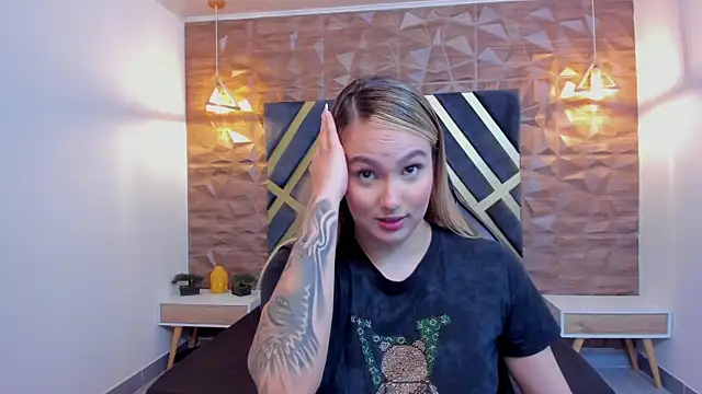 Snapshot of Emmaa_white_ chatting on January 2026 05:18:01 PM Emmaa white online show from January 2026 05:18:01 PM