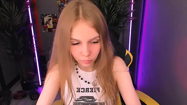 Snapshot of Selen_hells_weet chatting on October 2025 05:10:02 PM Selen hells weet online show from October 2025 05:10:02 PM