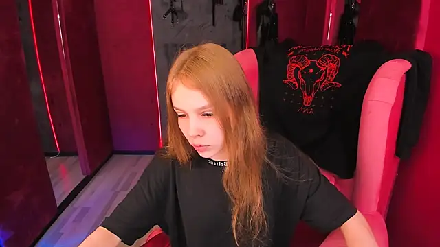 Snapshot of Selen_hells_weet chatting on October 2025 05:00:01 PM Selen hells weet online show from October 2025 05:00:01 PM
