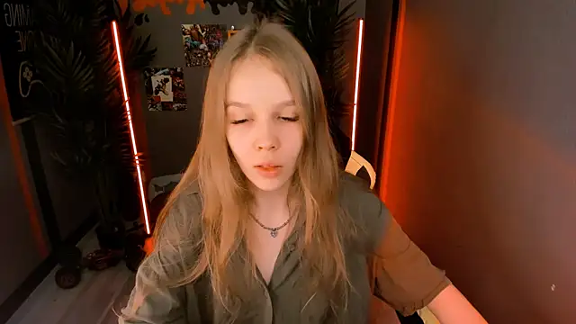Snapshot of Selen_hells_weet chatting on October 2025 03:45:02 PM Selen hells weet online show from October 2025 03:45:02 PM