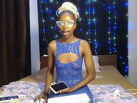 wild smile online show from October 2025 06:41:02 PM