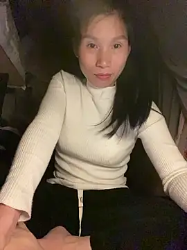 Snapshot of MinHiNi chatting on November 2025 03:57:01 PM MinHiNi online show from November 2025 03:57:01 PM