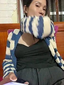 Snapshot of MinHiNi chatting on December 2025 12:34:02 PM MinHiNi online show from December 2025 12:34:02 PM