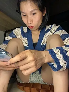 Snapshot of MinHiNi chatting on December 2025 04:26:01 PM MinHiNi online show from December 2025 04:26:01 PM