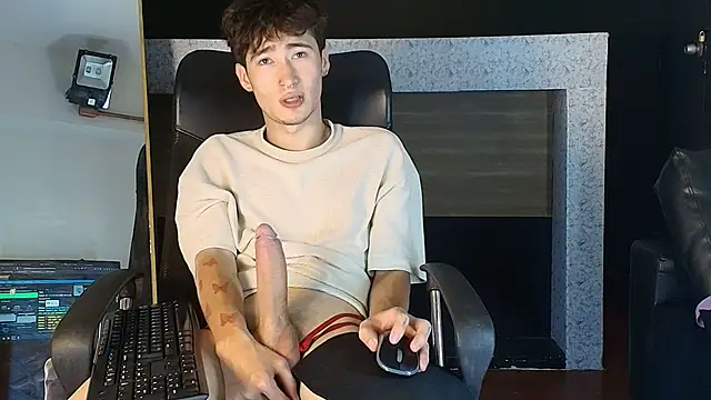  DantFox  online show from November 2025 07:56:02 PM