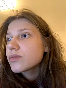 Leya F online show from September 2025 07:15:01 PM