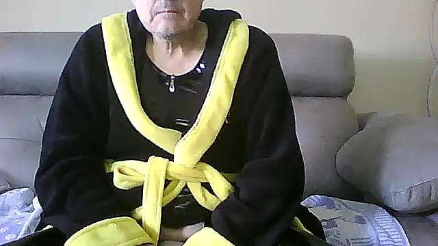 Snapshot of geli45 chatting on February 2026 11:54:02 AM geli45 online show from February 2026 11:54:02 AM