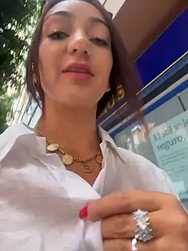 Snapshot of Ninabigtitied chatting on December 2025 01:16:01 PM Ninabigtitied online show from December 2025 01:16:01 PM