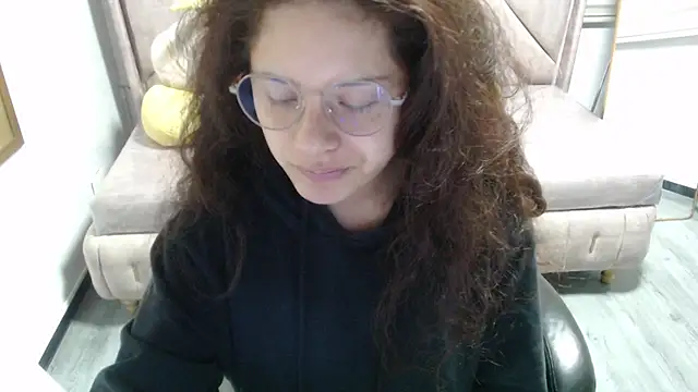 Velvet Moon V online show from December 2025 01:29:01 PM