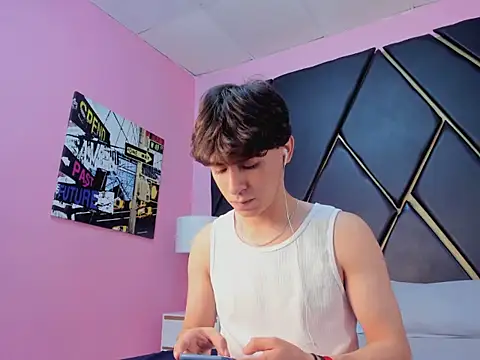 Snapshot of RoberthAlv chatting on February 2026 01:37:02 PM RoberthAlv online show from February 2026 01:37:02 PM