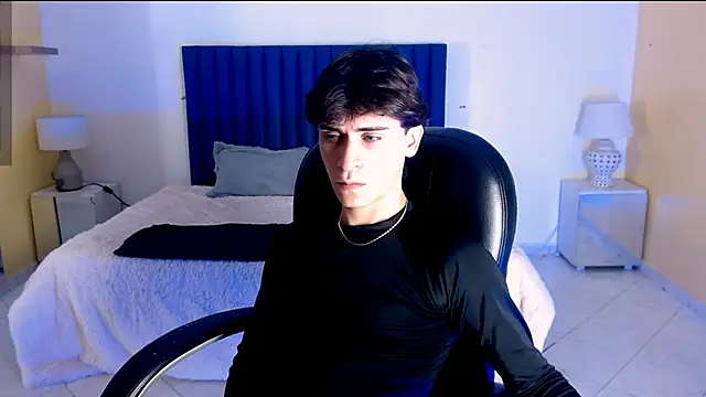 Snapshot of RoberthAlv chatting on February 2026 01:51:01 PM RoberthAlv online show from February 2026 01:51:01 PM