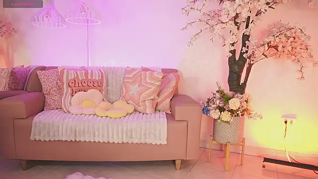 Snapshot of JadeSummerr chatting on November 2025 11:42:02 AM JadeSummerr online show from November 2025 11:42:02 AM