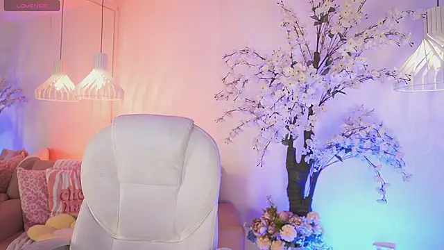 Snapshot of JadeSummerr chatting on November 2025 11:43:02 AM JadeSummerr online show from November 2025 11:43:02 AM