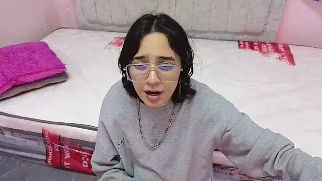 katalinathxandbritney1 online show from September 2025 09:58:01 PM