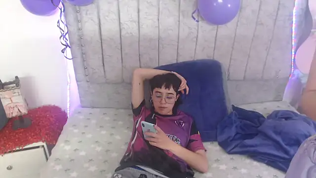 Snapshot of katalinathxandbritney1 chatting on February 2026 04:19:02 AM katalinathxandbritney1 online show from February 2026 04:19:02 AM