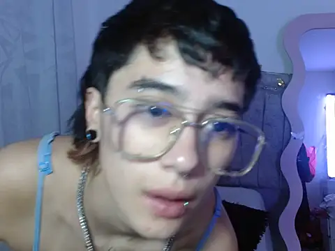 Snapshot of katalinathxandbritney1 chatting on March 2026 01:44:01 AM katalinathxandbritney1 online show from March 2026 01:44:01 AM