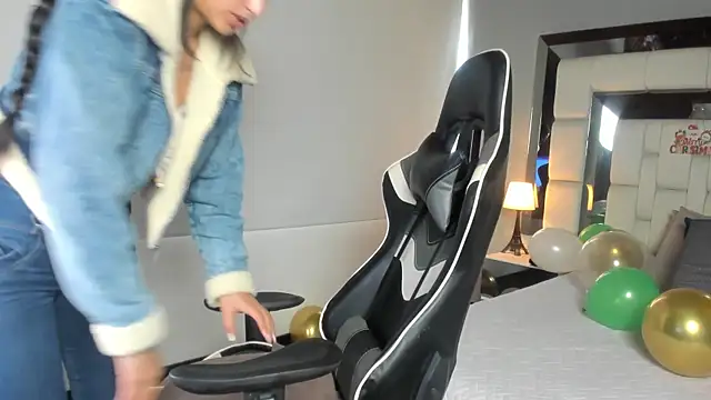 Adhara7 online show from December 2025 07:31:01 PM