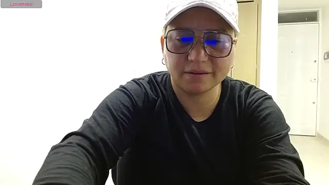 Snapshot of haashkyo chatting on June 2026 07:11:01 AM haashkyo online show from June 2026 07:11:01 AM