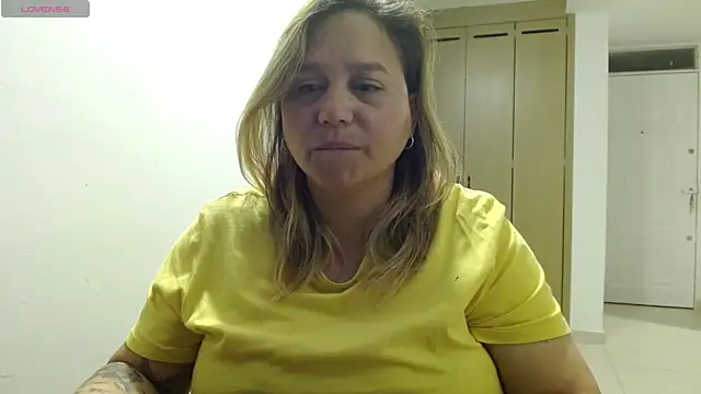 Snapshot of haashkyo chatting on June 2026 04:39:02 AM haashkyo online show from June 2026 04:39:02 AM
