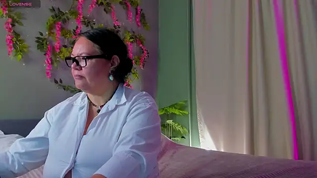 Snapshot of sandra_jackson chatting on November 2025 02:55:01 AM sandra jackson online show from November 2025 02:55:01 AM