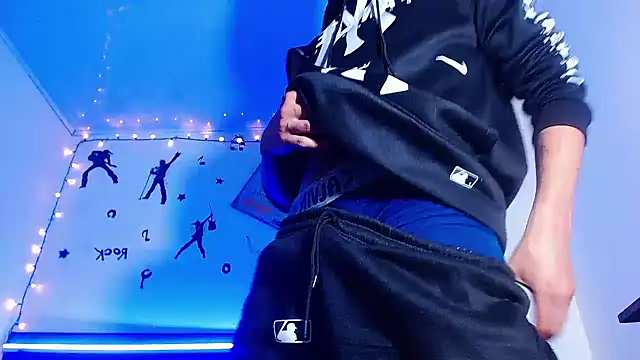 Snapshot of pitersonntt chatting on March 2026 03:21:02 AM pitersonntt online show from March 2026 03:21:02 AM