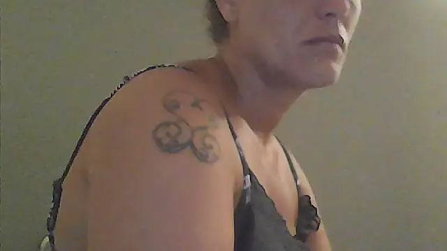 sarahkat86 online show from February 2026 01:02:01 AM