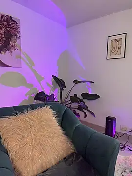 Snapshot of its_milu_ chatting on November 2025 09:20:02 PM its milu online show from November 2025 09:20:02 PM